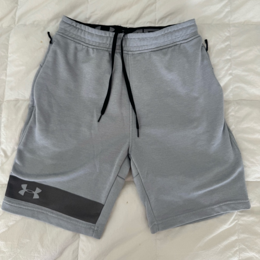 Under Armour, Medium Fitted, Light Grey workout short